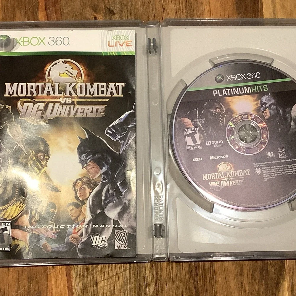 Mortal Kombat vs DC Universe Xbox 360 Game Complete with Manual Tested